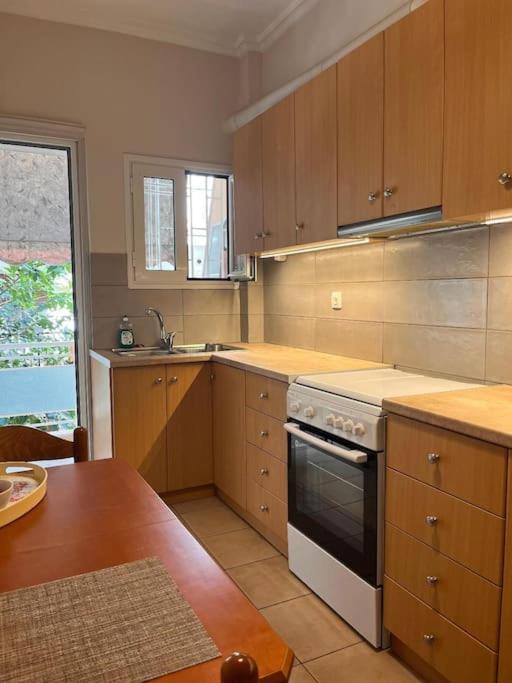 Carlito"S Apartment 1 Next To Metro Station Atenas Exterior foto