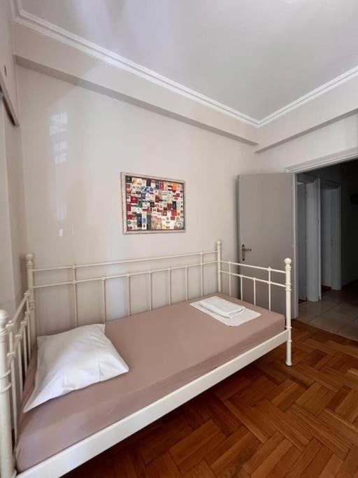 Carlito"S Apartment 1 Next To Metro Station Atenas Exterior foto