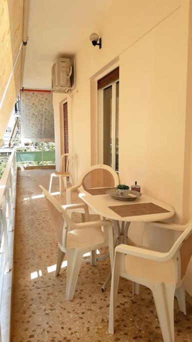 Carlito"S Apartment 1 Next To Metro Station Atenas Exterior foto