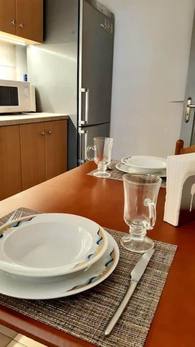 Carlito"S Apartment 1 Next To Metro Station Atenas Exterior foto